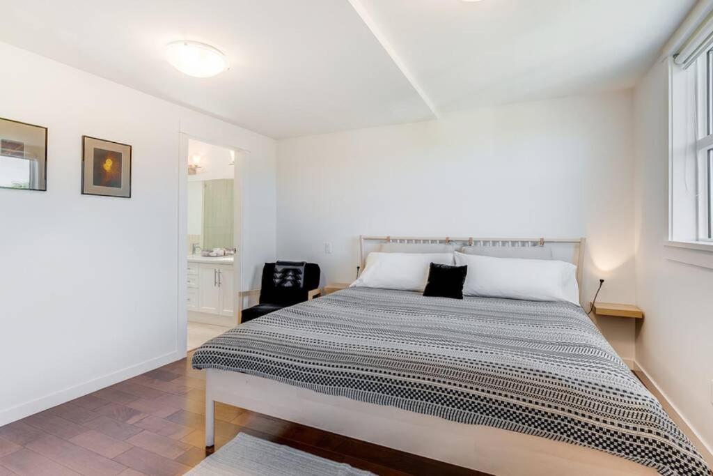 Cedar Hill Sunlit Stay - Bright Spacious & Modern Victoria Kültér fotó
